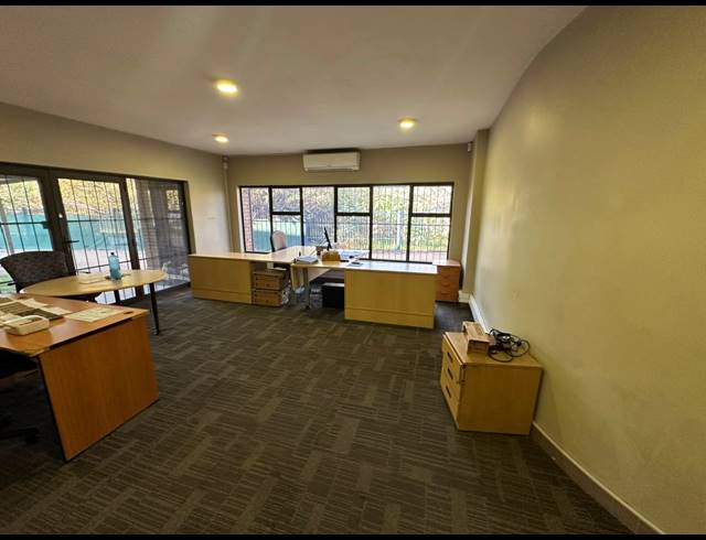 3,200M² WAREHOUSE FOR SALE IN JET PARK